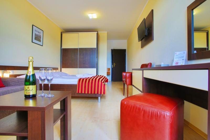 Apartmán Štúdio Lux s terasou Harmony v Thermal Parku Bešeňová s výhľadom na bazény Esterno foto